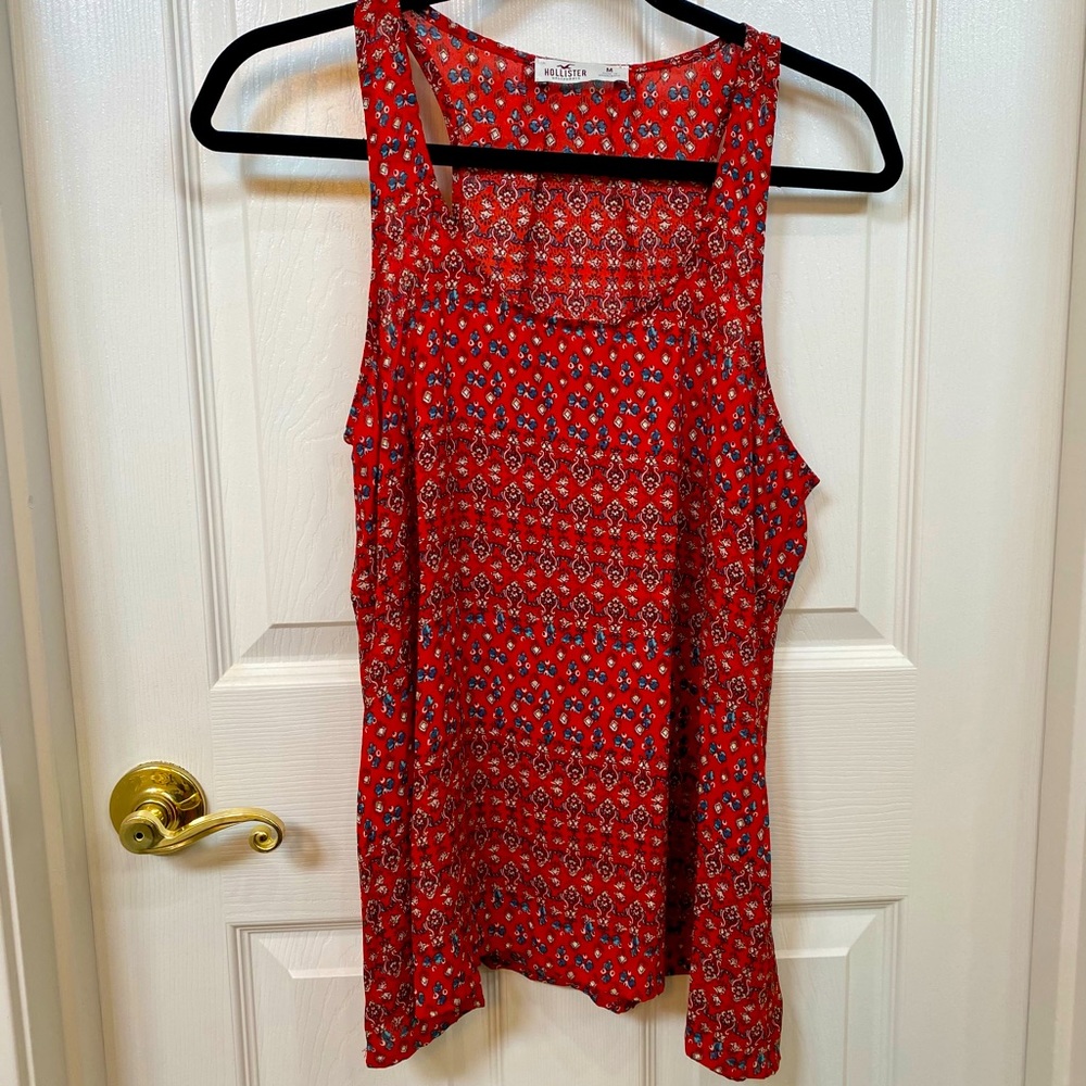 Hollister tank top. Size: M. Red/multi.
